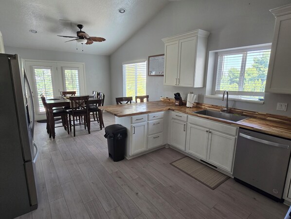 Microwave, oven, stovetop, dishwasher