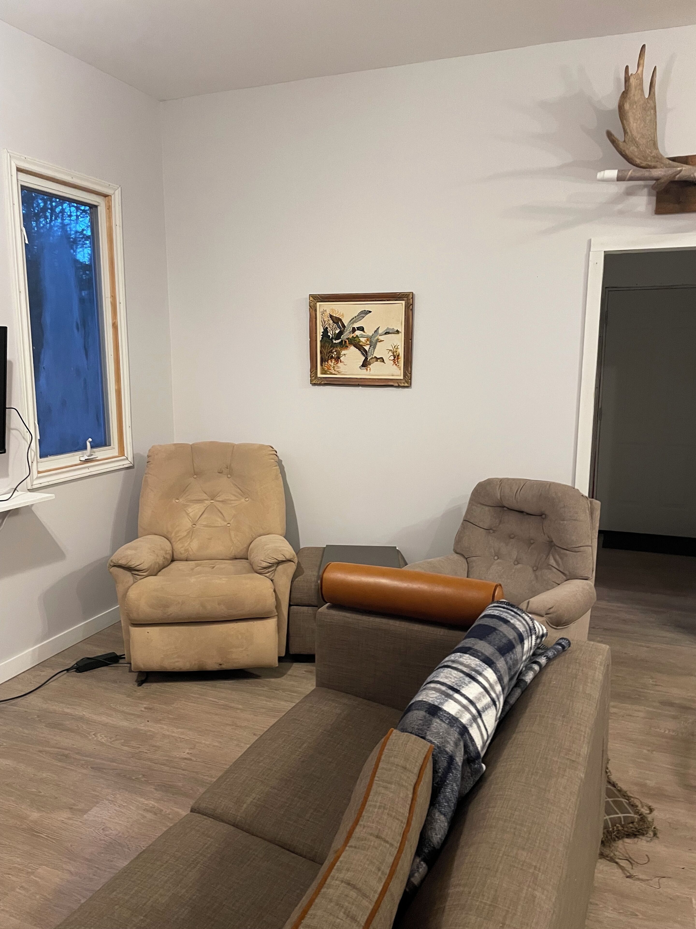 Smart TV, fireplace, video games