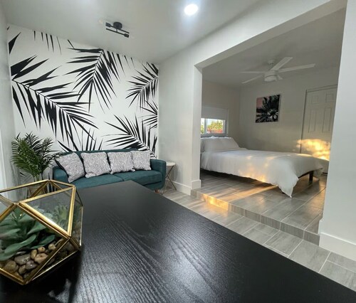 The Vice City Suite•Private Stay+Free Parking in the Heart of Miami