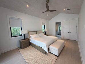 4 bedrooms, iron/ironing board, free WiFi, bed sheets - Stunning Sandy Point Beach Villa Stella Maris infinity pool hot tub-flash sale (Sandy Point)