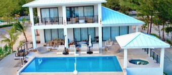 NEW Sandy Point Beachfront Villa Stella Maris views famous Parrot Cay - 50% off