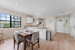 Fridge, microwave, oven, stovetop - Midcentury No-Stairs Condo with Pool and Golf View (Branson)