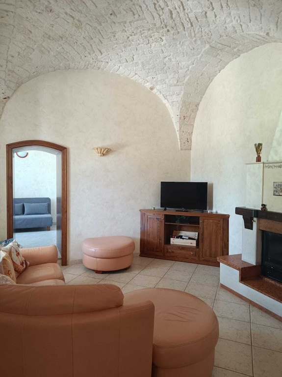 Villa Sideris, 3-bedroom Villa - Putignano