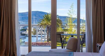 Chic 1-bedroom apartment with WiFi, AC in charming Tivat