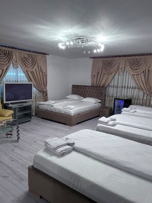4 bedrooms, iron/ironing board, WiFi, bed sheets