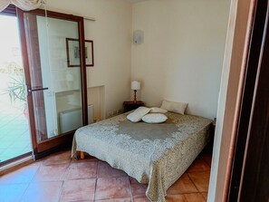 3 bedrooms, WiFi, bed sheets, wheelchair access