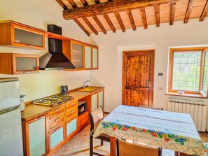 Fridge, microwave, oven, stovetop - Monte Oliveto House - Apartment 3 (Bettona)