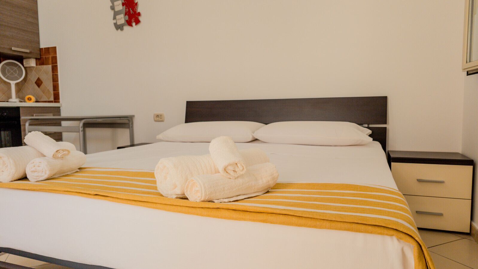 1 camera, Wi-Fi, lenzuola