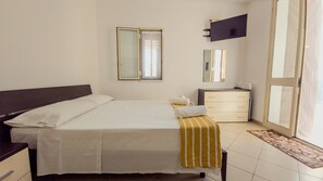 1 bedroom, WiFi, bed sheets