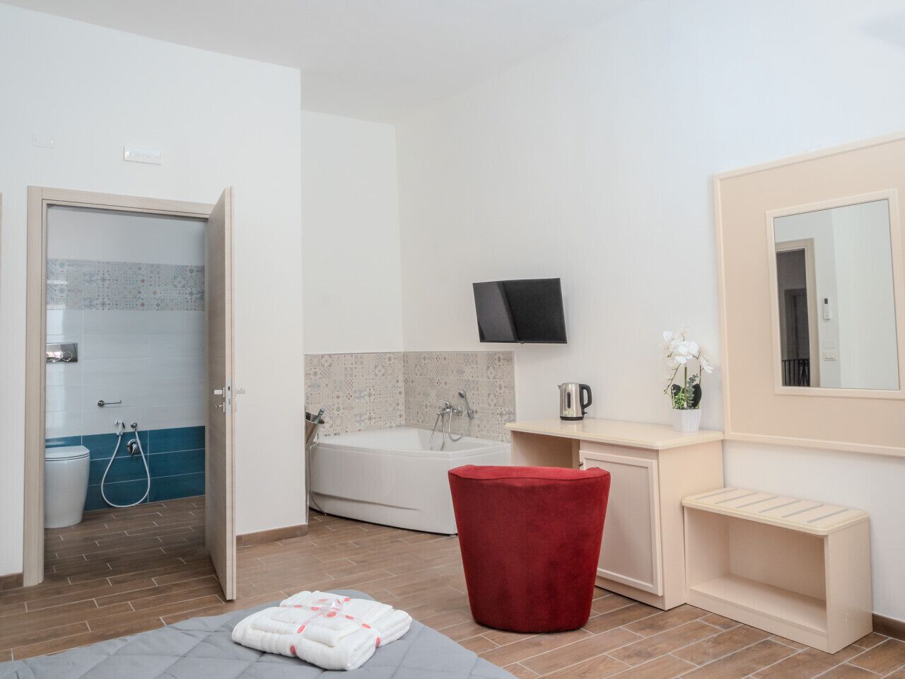 1 chambre, bureau, Wi-Fi gratuit, draps fournis