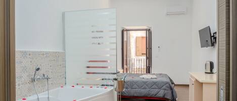 1 chambre, bureau, Wi-Fi gratuit, draps fournis