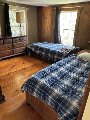 5 bedrooms, WiFi, bed sheets
