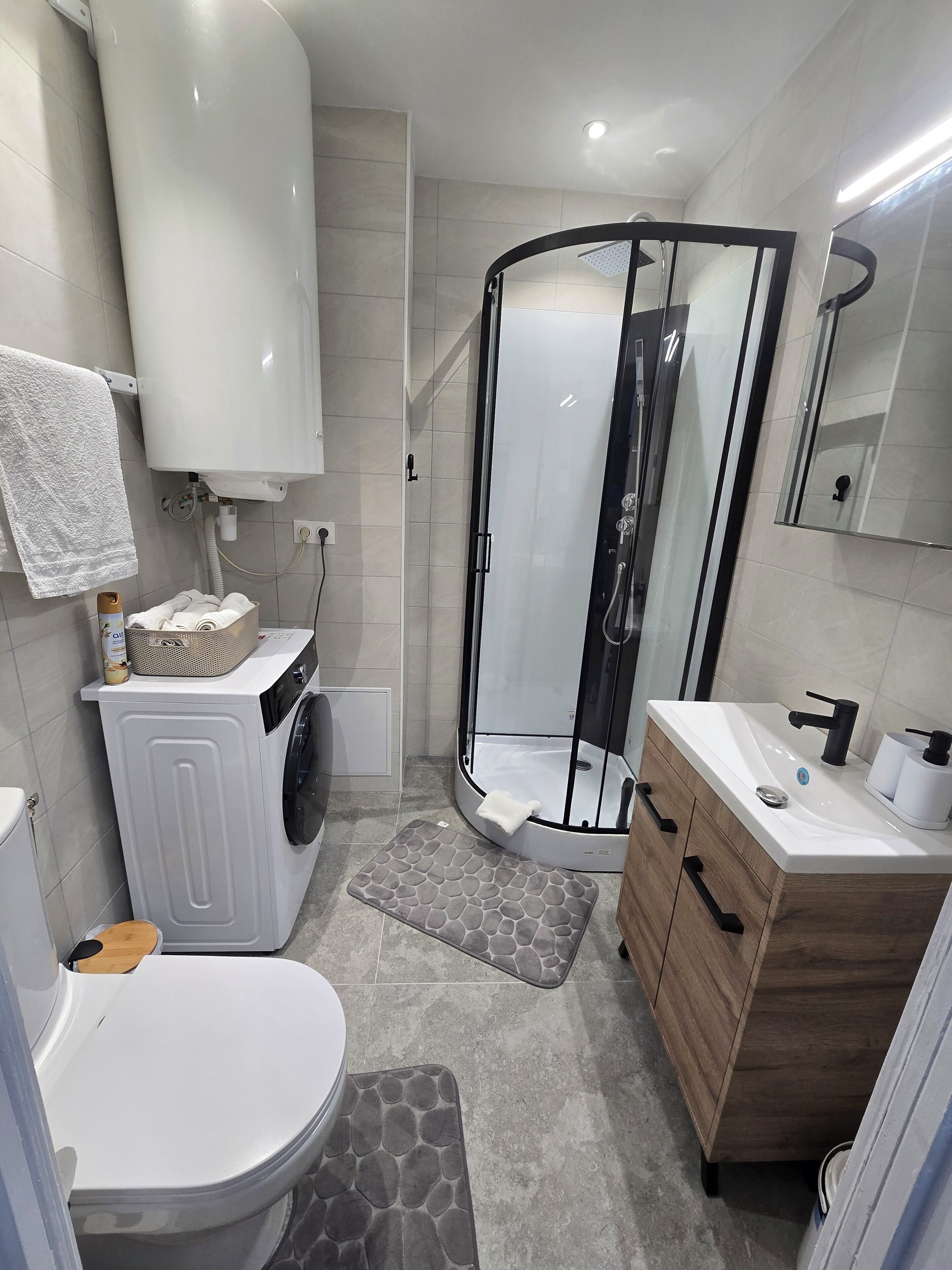 Towels, toilet paper