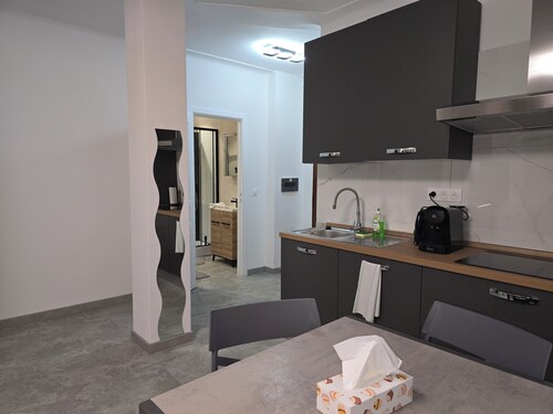 Nice, renovated, quiet 2-room apartment