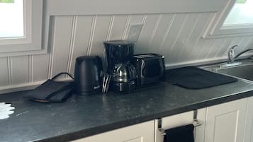 Fridge, microwave, coffee/tea maker, electric kettle