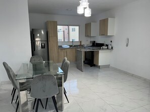 Apartment, 3 Bedrooms, Smoking, Balcony | Dining room