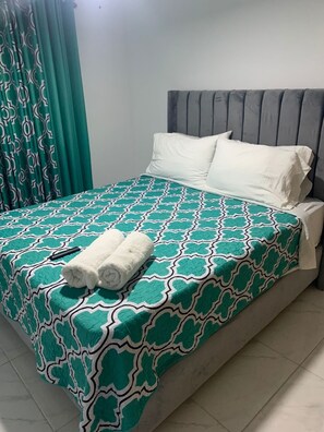 Apartment, 3 Bedrooms, Smoking, Balcony | 3 bedrooms