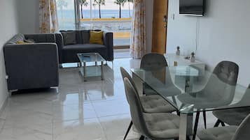 Apartment, 3 Bedrooms, Smoking, Balcony | Living room