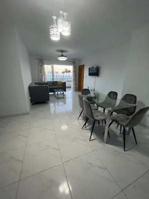 Apartamento, 3 quartos, para fumantes, sacada | Sala de estar