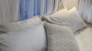 1 bedroom, WiFi, bed sheets