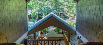 ~Stunning Mtn Views & Gas Fire Table ~Fireplace, Grill, WiFi, Mountain Air~