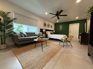 1 chambre, fer et planche à repasser, Wi-Fi, draps fournis