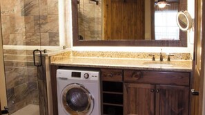 Interior - Relaxing One-Bedroom Villa in the beautiful Smoky Mountains (Gatlinburg)