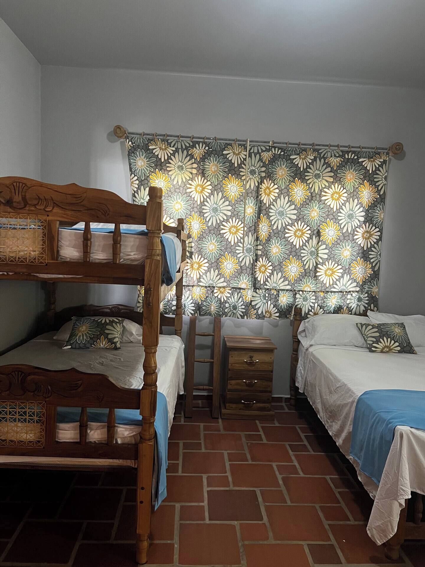 4 bedrooms, WiFi, bed sheets
