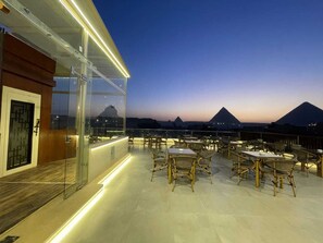 Exterior - Akhnaton Pyramids View (Giza)