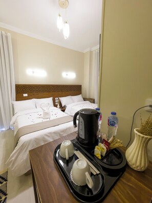 Minibar, wifi gratis y ropa de cama 