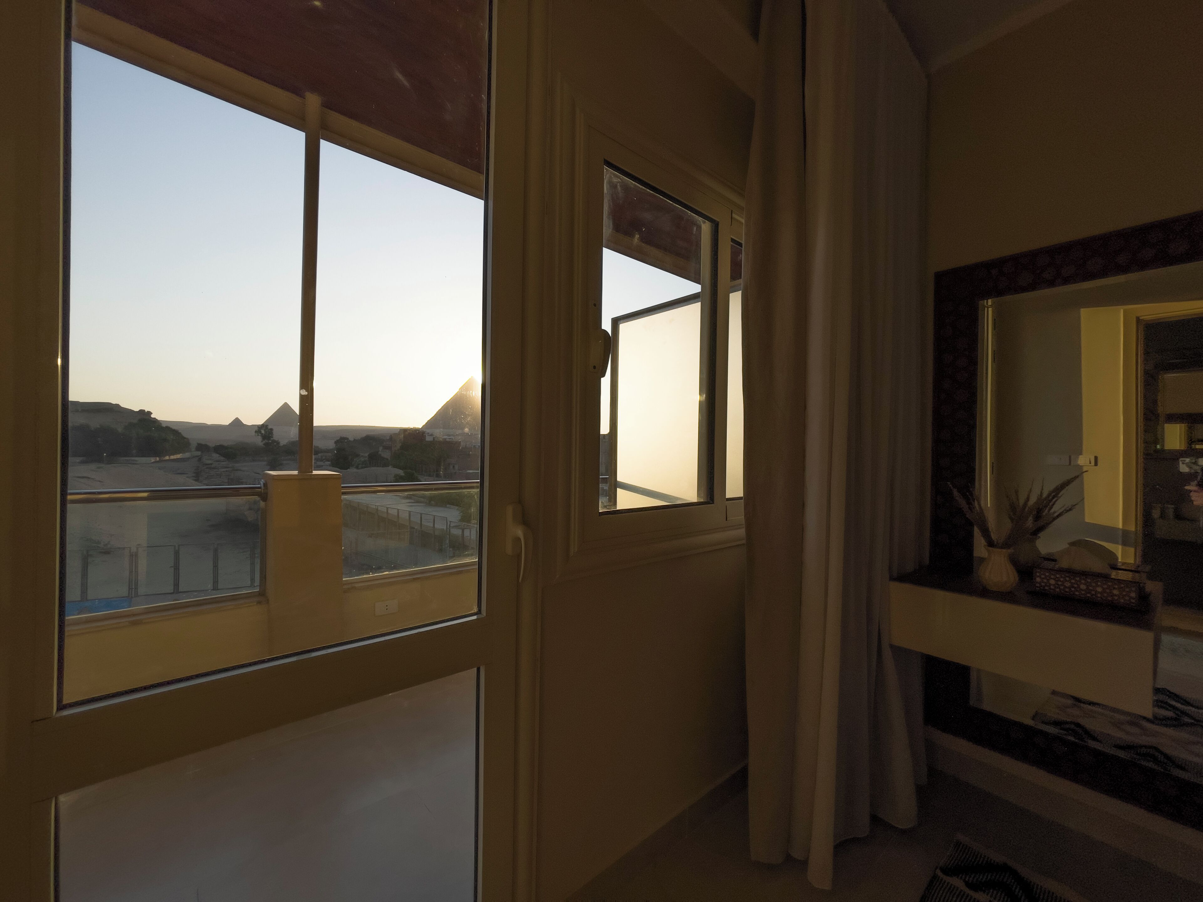 Foto - AKHNATON Pyramids View Hotel With Rooftop Access & free airport pickup