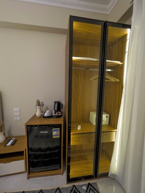 Standard Double Room, Air conditioning | Wardrobe