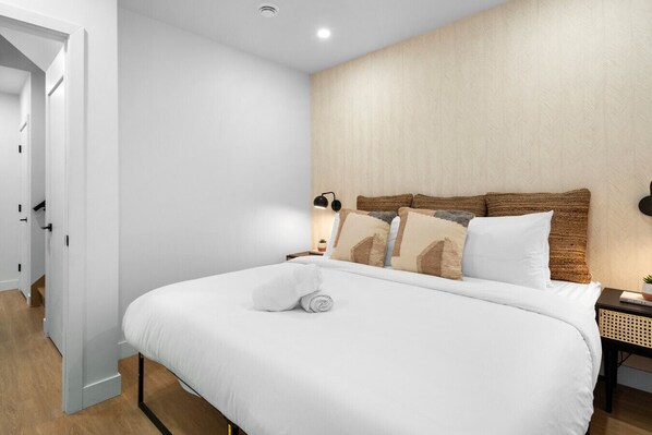 3 habitaciones, tabla de planchar con plancha, cuna de viaje y wifi 