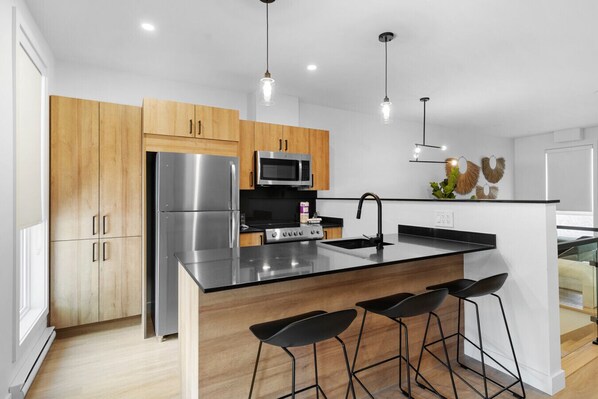 Fridge, microwave, oven, stovetop