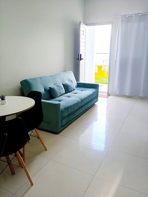 Grand Studio | Living area - Praia Studios (Vila Velha)