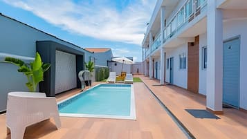 Basic Studio | Pool