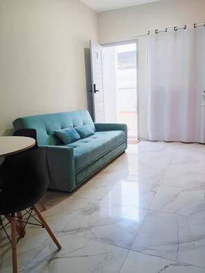 Grand Studio | Living area - Praia Studios (Vila Velha)