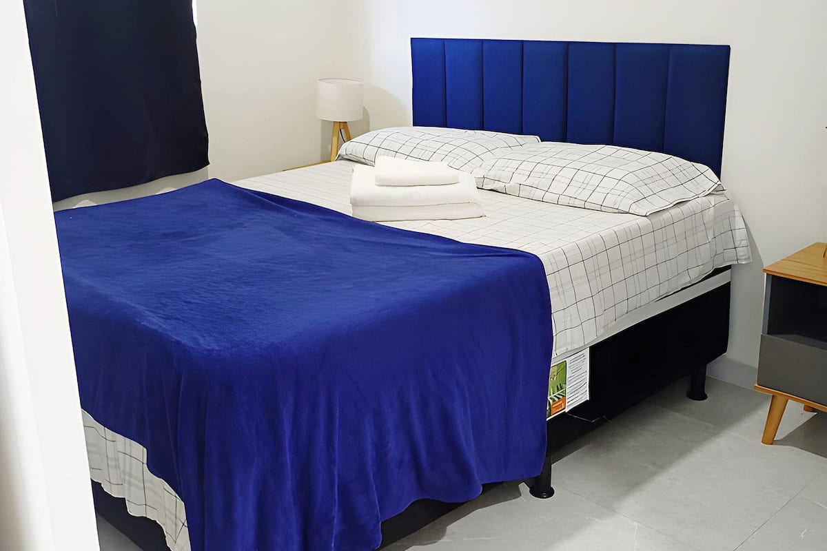 Laptop workspace, blackout curtains, iron/ironing board, free WiFi