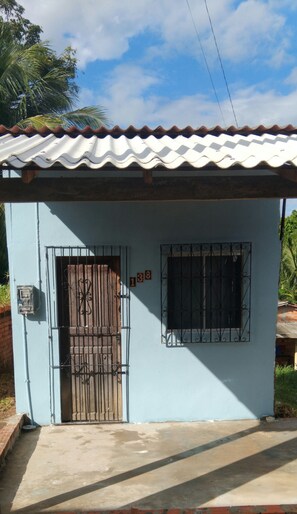 Exterior detail - House in salinas 10 km from Atalaia beach. (Salinópolis)