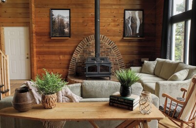 Cozy Cabin - 15 mins from Calgary