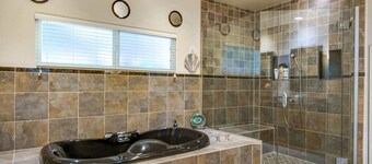 1-Bedroom Cozy Remodeled Villa | Close To Shops