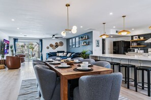 Interior - Luxury Tropical Playhouse 2.0 | Golf | Pickleball (Lake Havasu City)