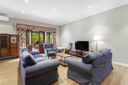 Carmelia-Garden View Haven for Families & Friends