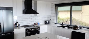 Weemilah Spectacular Valley & Escarpment Views