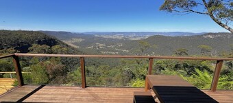 Weemilah Spectacular Valley & Escarpment Views