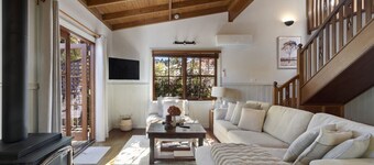 Leura Lodge - walking distance to mall, quiet & central