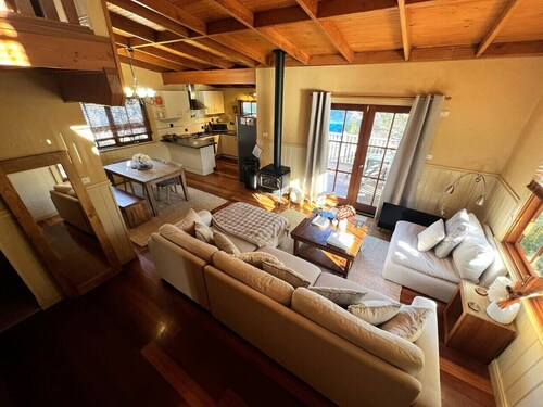 Leura Lodge - walking distance to mall, quiet & central