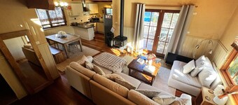 Leura Lodge - walking distance to mall, quiet & central