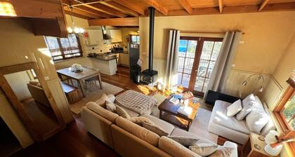 Leura Lodge - walking distance to mall, quiet & central