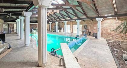 Charming 3-bedroom house with WiFi, and an one of a kind indoor pool